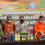 Polres Konawe Musnahkan Miras dan Knalpot Racing Polres Konawe Musnahkan Miras dan Knalpot Racing