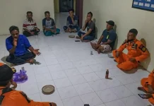 Tiga Nelayan Buton yang Hilang Ditemukan Selamat di Pulau Kapota Tiga Nelayan Buton yang Hilang Ditemukan Selamat di Pulau Kapota