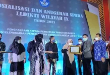 UMW Kendari Raih Dua Penghargaan di Ajang SPADA Award 2021 UMW Kendari Raih Dua Penghargaan di Ajang SPADA Award 2021