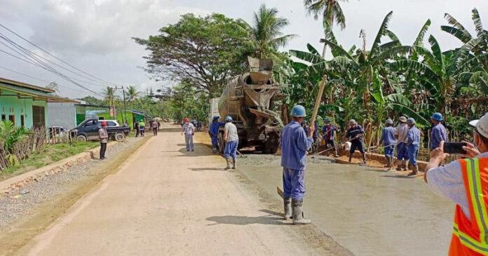 TKA Cina VDNI Tuntaskan Pengerjaan Jalan Beton 1,5 Km dalam Waktu Dua Hari