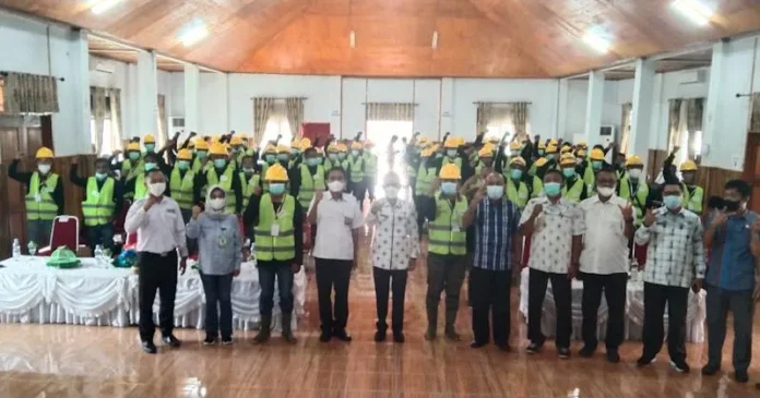 100 Tenaga Kerja Konstruksi di Wakatobi Ikuti Pembekalan dan Uji Sertifikasi