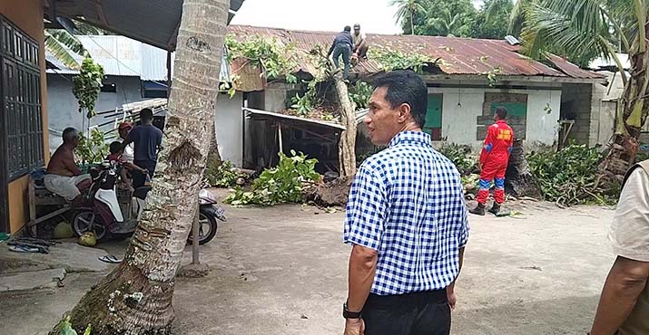 Bupati Wakatobi Tinjau Rumah Warga Korban Angin Kencang