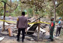 Diduga Punya Ilmu Parakang, Warga Konsel Bakar Rumah Tetangganya Diduga Punya Ilmu Parakang, Warga Konsel Bakar Rumah Tetangganya