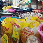 Harga Minyak Goreng di Pasar Andounohu Belum Turun, Ini Alasan Pedagang Harga Minyak Goreng di Pasar Andounohu Belum Turun, Ini Alasan Pedagang