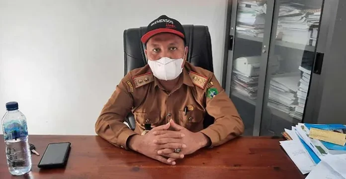 Kepala Dinas (Kadis) Sosial Kolut Sainal Ahmad