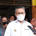 Pemkot Kendari Kembali Batasi Kapasitas Tempat Umum Jadi 50 Persen Wali Kota Kendari Sulkarnain Kadir