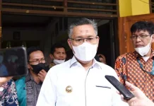 Pemkot Kendari Kembali Batasi Kapasitas Tempat Umum Jadi 50 Persen Wali Kota Kendari Sulkarnain Kadir