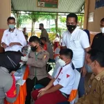 Bupati Wakatobi Tinjau Vaksinasi Anak di Bawah Usia 12 Tahun Bupati Wakatobi Tinjau Vaksinasi Anak di Bawah Usia 12 Tahun