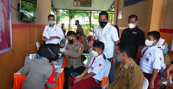 Bupati Wakatobi Tinjau Vaksinasi Anak di Bawah Usia 12 Tahun