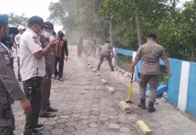 Pemkot Kendari Bongkar Bangunan Warkop Haji Anto yang Langgar Tata Ruang Pemkot Kendari Bongkar Bangunan Warkop Haji Anto yang Langgar Tata Ruang