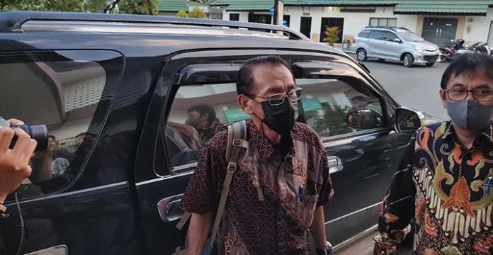 Kadis ESDM Sultra Penuhi Panggilan Penyidik Kejati