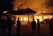 Kantor Dinsos Kendari Terbakar Kantor Dinsos Kendari Terbakar