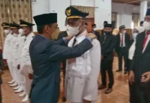 Lantik Camat dan Lurah, Bupati Wakatobi Minta Kepentingan Rakyat Diutamakan Lantik Camat dan Lurah, Bupati Wakatobi Minta Kepentingan Rakyat Diutamakan
