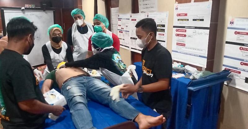 Prodi Keperawatan dan Profesi Ners UMW Kendari Gelar Pelatihan BTCLS