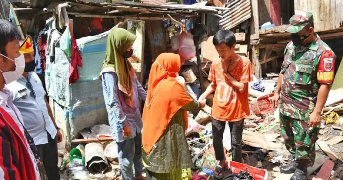 Sri Lestari Sulkarnain, Sambagi Empat Orang Anak Yang Tinggal di Rumah Tak Layak Huni Sri Lestari Sulkarnain, Sambagi Empat Orang Anak Yang Tinggal di Rumah Tak Layak Huni