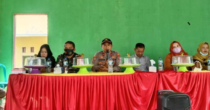 Polsek dan Camat Onembute Gencar Sosialisasi Vaksinasi Anak