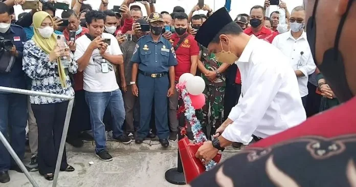 Bupati Wakatobi Resmi Luncurkan Kapal Murah KM Cantika Lestari 8F Bupati Wakatobi Resmi Luncurkan Kapal Murah KM Cantika Lestari 8F