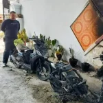 Kesal Tak Menemukan Barang Berharga, Pencuri di Baubau Malah Bakar Motor Korbannya Kesal Tak Menemukan Barang Berharga, Pencuri di Baubau Malah Bakar Motor Korbannya
