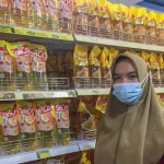 Subsidi Mulai Berlaku di Kendari, Harga Minyak Goreng di Ritel Modern Rp14 Ribu Subsidi Mulai Berlaku di Kendari, Harga Minyak Goreng di Ritel Modern Rp14 Ribu
