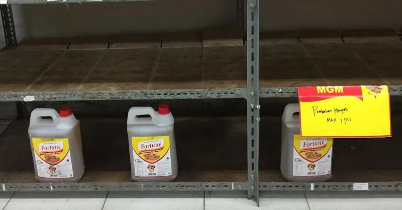 Ilustrasi minyak goreng langka