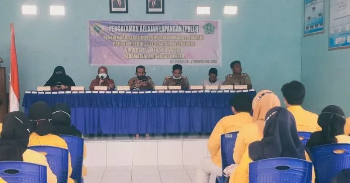 83 Mahasiswa UMW Kendari Laksanakan PBL di Lalonggasumeeto 83 Mahasiswa UMW Kendari Laksanakan PBL di Lalonggasumeeto