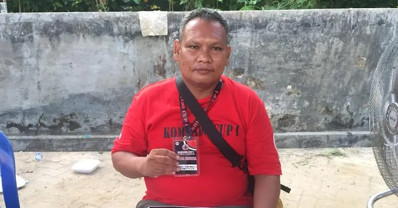 Para Penghobi Ayam Ramaikan Kontes Tinju Ayam di Kendari