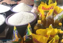 Problem Harga Minyak Goreng, Pedagang Kendari sampai Berdebat dengan Pembeli Problem Harga Minyak Goreng, Pedagang Kendari sampai Berdebat dengan Pembeli