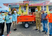 Peduli Lingkungan, PT Vale Serahkan Bantuan Dua Unit Motor Sampah Peduli Lingkungan, PT Vale Serahkan Bantuan Dua Unit Motor Sampah