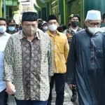 Airlangga Temui Kiai Miftachul Akhyar, Minta Doa Pandemi di Indonesia segera Berakhir Airlangga Temui Kiai Miftachul Akhyar, Minta Doa Pandemi di Indonesia segera Berakhir