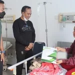 Peduli Kemanusiaan, ASR dan Gerindra Sultra Beri Bantuan kepada Bocah Penderita Hidrosefalus Peduli Kemanusiaan, ASR dan Gerindra Sultra Beri Bantuan kepada Bocah Penderita Hidrosefalus