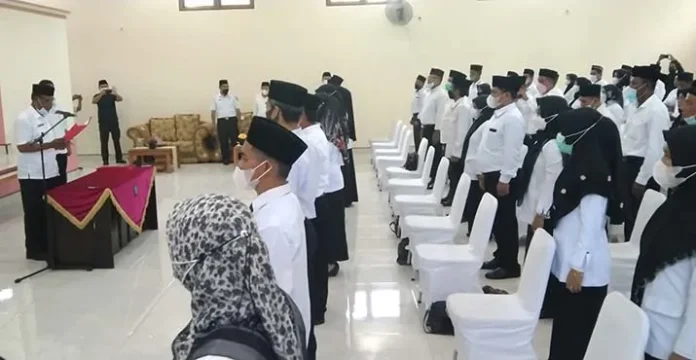211 Guru di Wakatobi Dikukuhkan