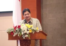 Airlangga Optimis Kewirausahaan Mahasiswa Bantu Indonesia Keluar dari Pandemi Covid-19 Airlangga Optimis Kewirausahaan Mahasiswa Bantu Indonesia Keluar dari Pandemi Covid-19