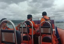 Dua Kapal Nelayan Terdampar di Pulau Lemo Kolaka Akibat Cuaca Buruk Dua Kapal Nelayan Terdampar di Pulau Lemo Kolaka Akibat Cuaca Buruk