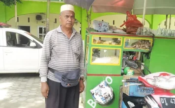 Kisah Mandra, Naik Haji hingga Punya Banyak Aset Hasil Jualan Bakso Kisah Mandra, Naik Haji hingga Punya Banyak Aset Hasil Jualan Bakso