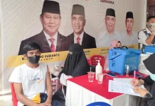 HUT ke-14, Gerindra Sultra Gelar Donor Darah, Vaksinasi, dan “Revolusi Putih” HUT ke-14, Gerindra Sultra Gelar Donor Darah, Vaksinasi, dan "Revolusi Putih"