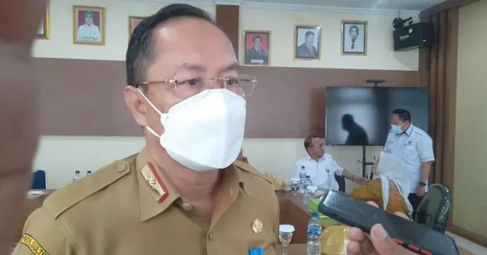 Sekretaris Daerah (Sekda) Konsel, Syarif Sajang Dua Warganya Diduga Terpapar Omicron, Pemkab Konsel Imbau Masyarakat Tetap Patuhi Prokes