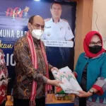 Kain Tenun Laworo Tarik Perhatian Dubes Pakistan Kain Tenun Laworo Tarik Perhatian Dubes Pakistan