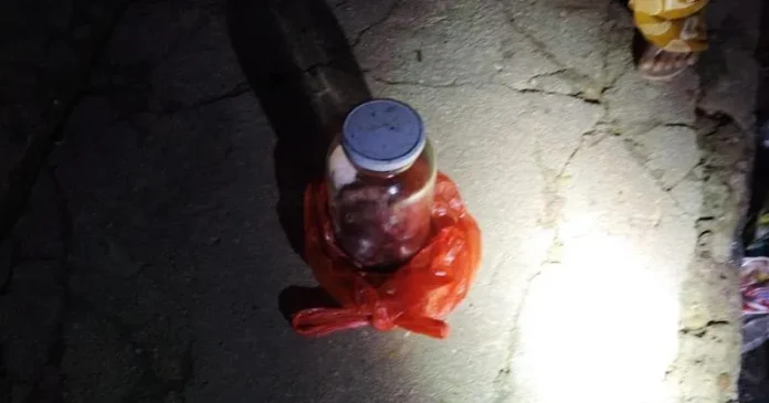 Warga Mandonga Digegerkan Penemuan Toples Berisi Janin Warga Mandonga Digegerkan Penemuan Toples Berisi Janin