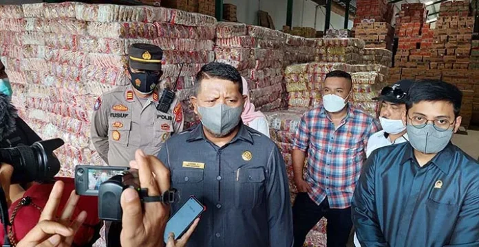 Minyak Goreng Langka, Dewan Kendari Sidak ke Distributor dan Swalayan