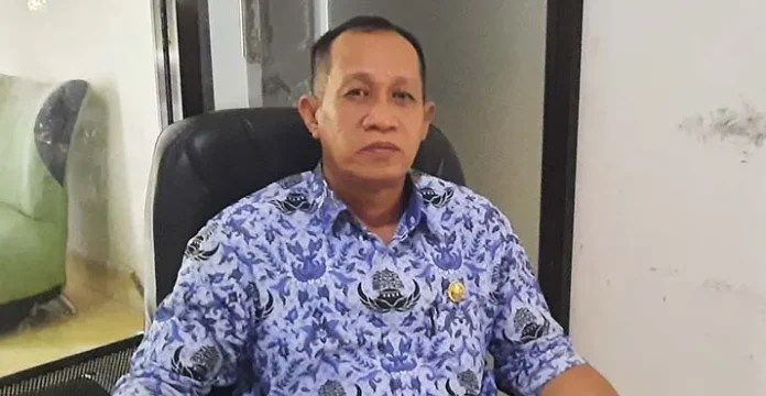 Kepala Bidang (Kabid) Pembinaan Masyarakat dan Desa DPMD Kolut, Nasir Gaffar