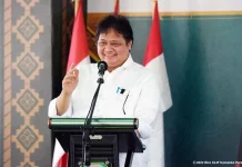 Hadiri Harlah NU ke-96, Menko Airlangga Ikut Penanaman Perdana Peremajaan Sawit Rakyat di Muara Enim Menteri Koordinator Bidang Perekonomian Airlangga Hartarto