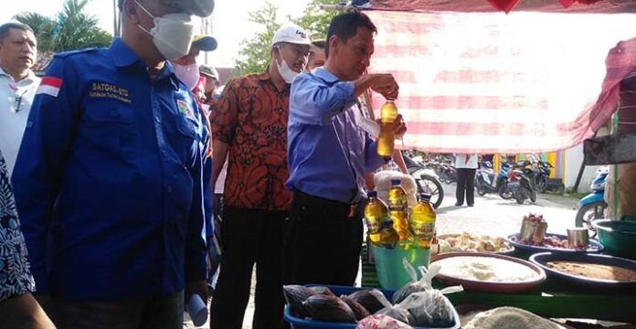 TPID Wakatobi Pantau Harga Sembako dan Minyak Goreng di Pasar