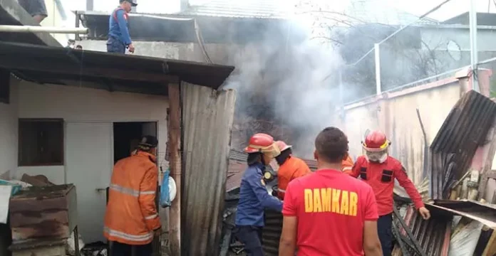 Satu Unit Rumah di Kendari Terbakar, Kerugian Ditaksir Puluhan Juta
