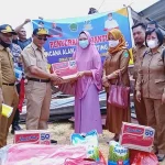 Dinsos Konawe Berikan Bantuan ke Korban Puting Beliung di Ameroro Dinsos Konawe Berikan Bantuan ke Korban Puting Beliung di Ameroro