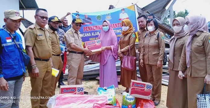 IMG20220322114607 Dinsos Konawe Berikan Bantuan ke Korban Puting Beliung di Ameroro
