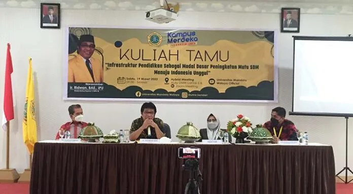 UMW Kendari Hadirkan Ridwan Bae di Kuliah Tamu Infrastruktur Pendidikan
