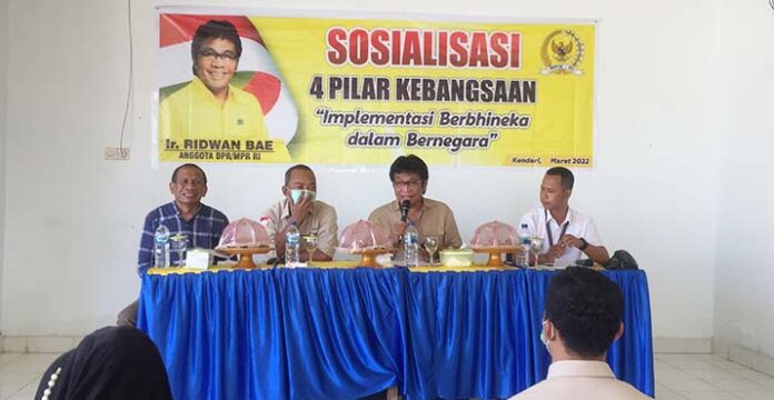 Ridwan Bae Sosialisasikan Empat Pilar Kebangsaan di Kelurahan Rahandouna