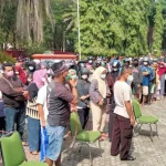 4.000 Minyak Goreng Kemasan Ludes Terjual di Pasar Murah Bulog Sultra 4.000 Minyak Goreng Kemasan Ludes Terjual di Pasar Murah Bulog Sultra