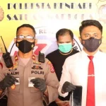 ASN Pemkot Kendari Ditangkap Polisi Usai Gunakan Narkoba ASN Pemkot Kendari Ditangkap Polisi Usai Gunakan Narkoba