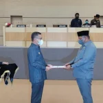 Pemkot Kendari Serahkan Raperda Perumda Pasar ke DPRD Pemkot Kendari Serahkan Raperda Perumda Pasar ke DPRD